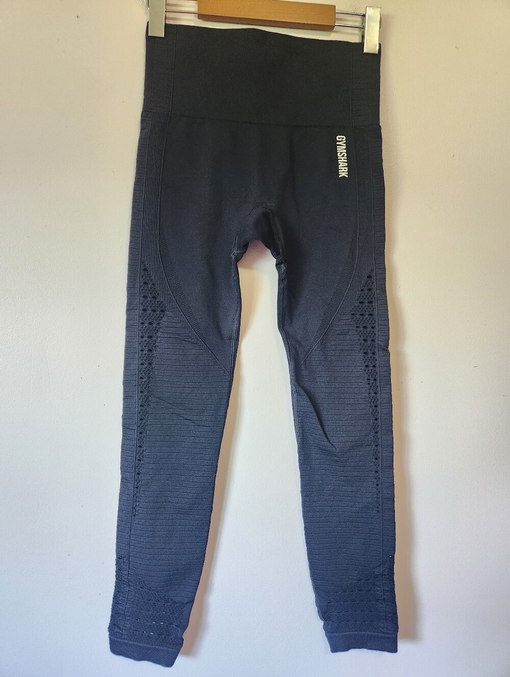 Gymshark Black Energy Seamless High Rise Perforated Leggings Activewear Size S